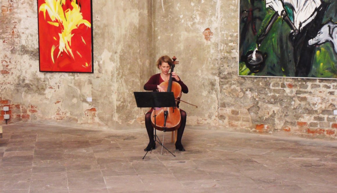 Ausstellung in der Marienkirche Stralsund, 2012, im Bild maria Magdalena Wiesmeyer