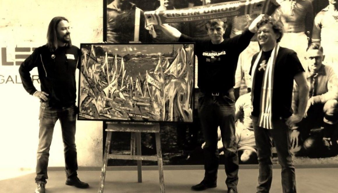 66 Leinwanddrucke, Förderprojekt Nachwuchsarbeit des 1. FC Union, v.l. Christian Arbeit, Torsten Schlüter, Marcus Heckhausen (Ampelmann AG)